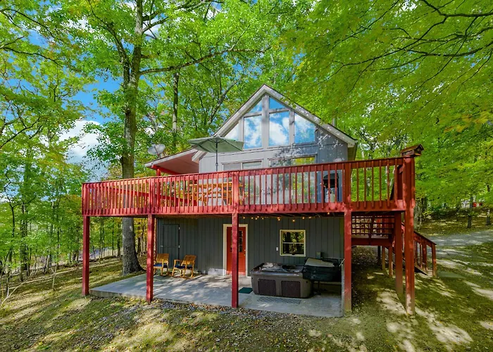 Mountain Cabin W Hot Tub & Deck