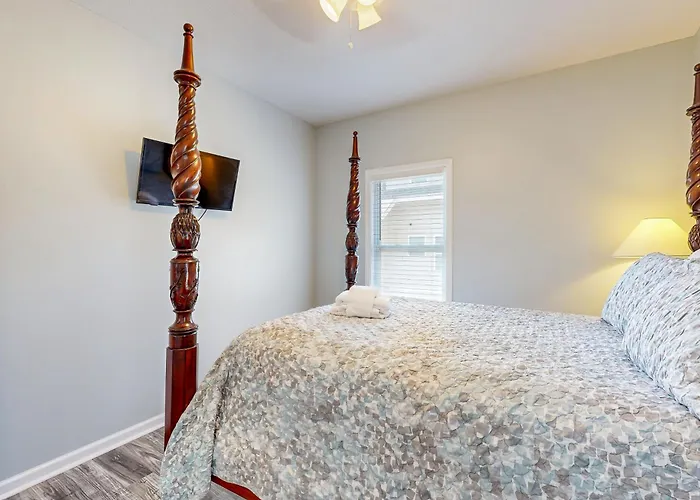 Quiet Beach Home On Cul-De-Sac With Screened Porch, Grill & Game Room