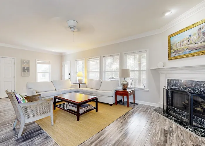 Quiet Beach Home On Cul-De-Sac With Screened Porch, Grill & Game Room