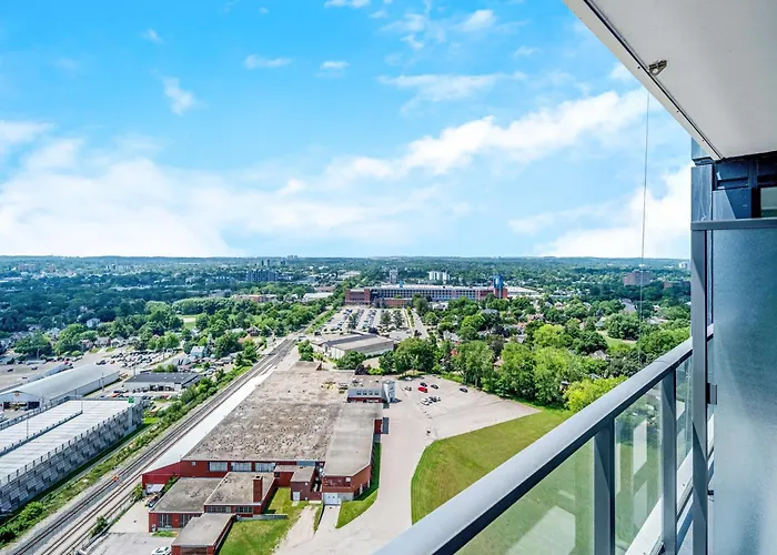 Modern 1Br Condo - King Bed - Cityscape Views