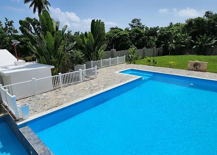 Bella Villa Room With Large Pool And Close To Beach