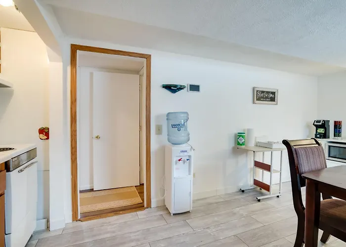 Pet-Friendly Minneapolis Apt Near Shops & Dining!
