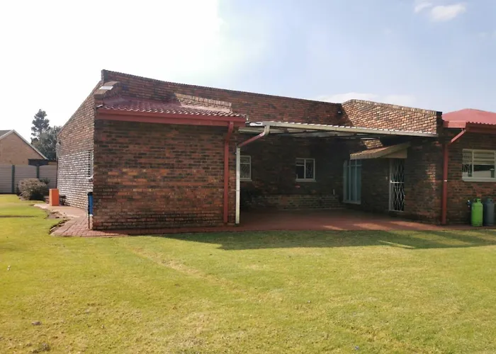 S & S Village 22 On Wattel