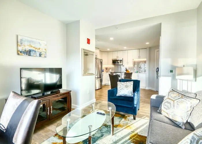 Gorgeous Apt Near Restaurants