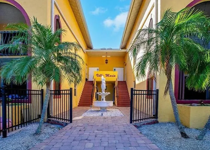 2Bed/2Bath Condo Next To Siesta Key ~A Hidden Gem