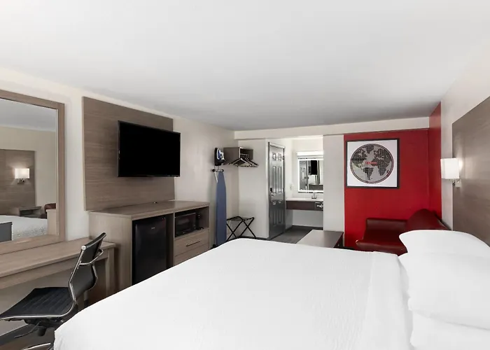 Ramada By Wyndham Medford Airport North