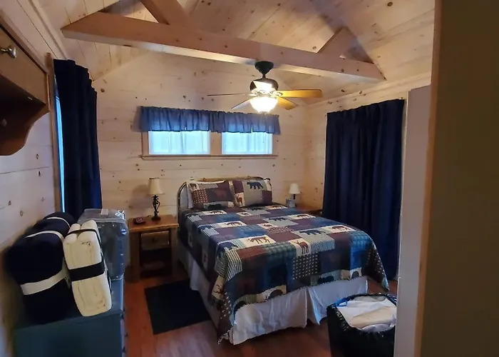 Beautiful Lakefront Cottage, Ambajejus Lake