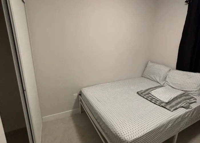 Cozy Modern Home In A Family Friendly Neighborhood