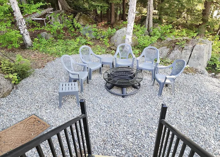 Family Friendly Lakefront Cottage, Ambajejus Lake