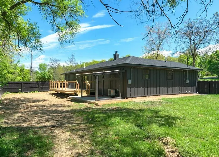 New Paltz Modern Zen Cabin