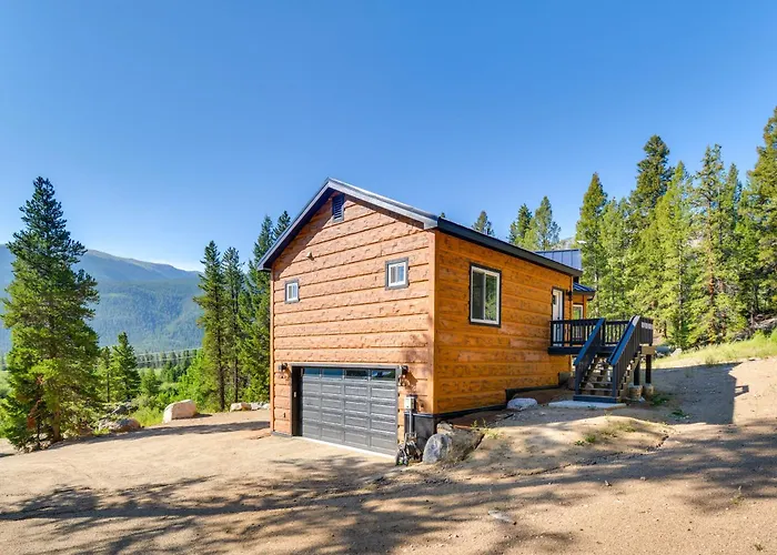 2 Mi To Lake: Stunning Twin Lakes Home W/ Deck