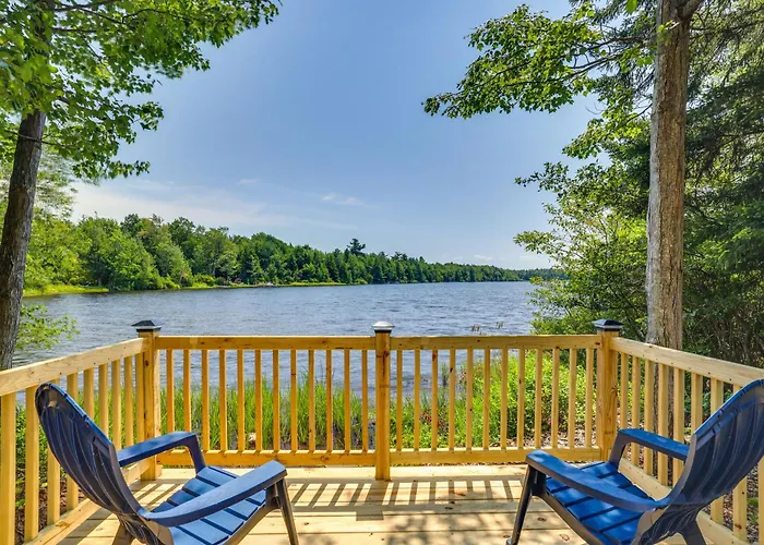 Hot Tub + Game Room! Poconos Group Getaway