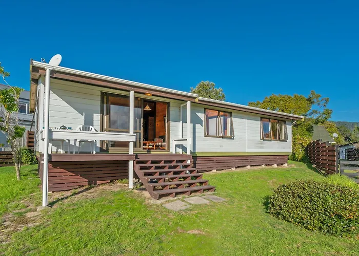 Retro Revival - Pauanui Holiday Home