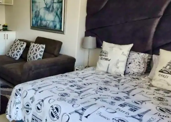Umhlanga Flat Near Gateway Mall