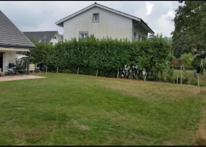 Villa Matthy Casa Con Giardino Fronte Fiume Possibile Nuotare