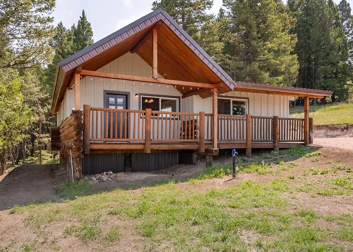 Charming Log Cabin Mountain Views, Philipsburg