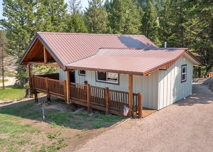 Charming Log Cabin Mountain Views, Philipsburg