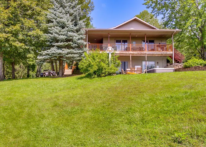 Private Lakefront Cabin W/ Hot Tub, Deck & Views