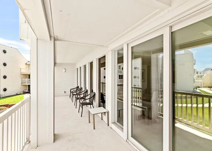 New Stunning Ocean-View Condo In Beachfront Resort