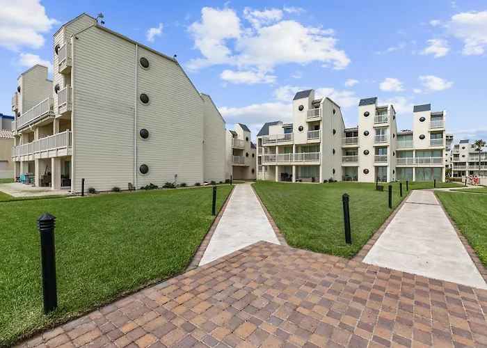 New Stunning Ocean-View Condo In Beachfront Resort