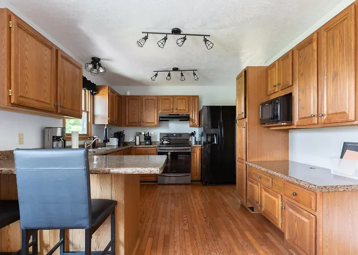 Ridgetop Views Near Asheville W/Private Hot Tub