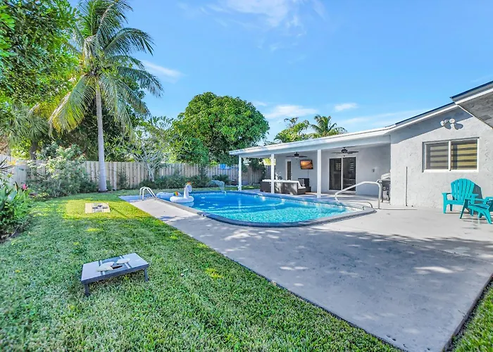 Boca Beauty - Stylish Home With Pool Home