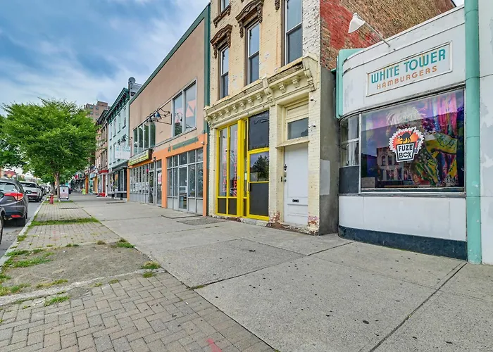 Walk To Dtwn Albany! Extended Escape W/ Deck