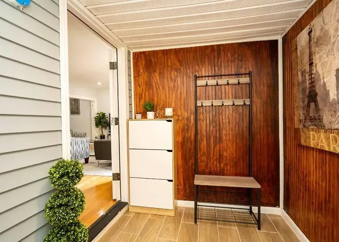 New Renovation Cozy House In Worcester