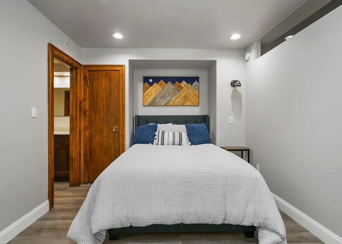 #1Condo Glacier Resort Pool Golf Hottub Sauna Gym