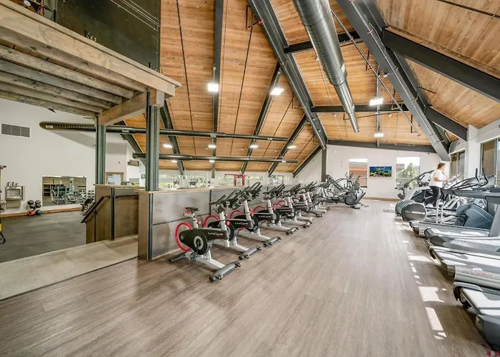 #1Condo Glacier Resort Pool Golf Hottub Sauna Gym