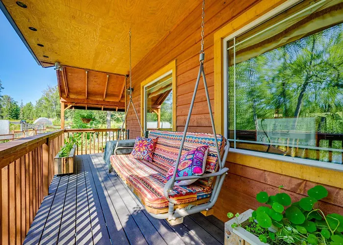 Cozy Kenai Abode W/ Private Deck: 5 Mi To Ocean!
