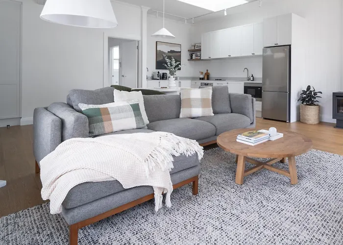 Field Street Cottages 'Studio' - Centrally Located Luxury