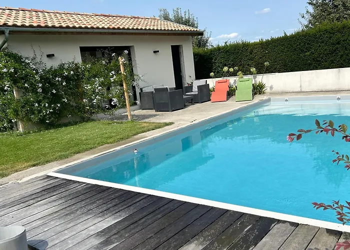 Studio Vue Piscine Au Calme Pres Des Vignes