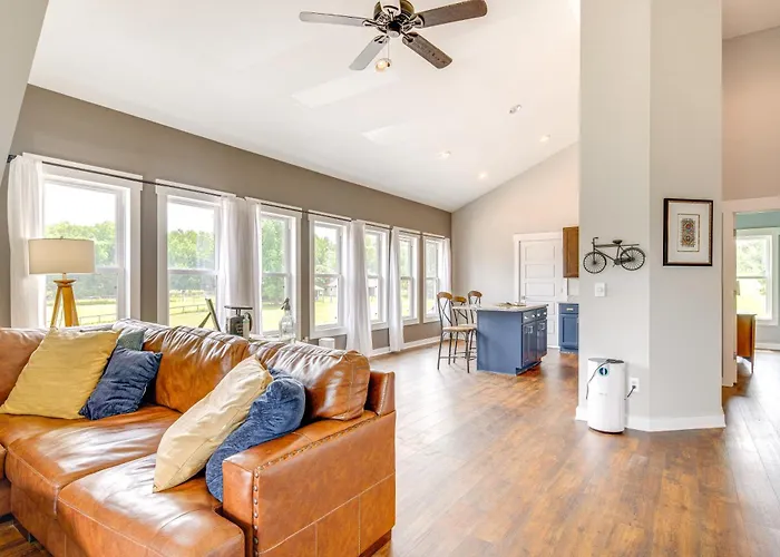 Serene Travelers Rest Apartment: 7 Mi To Downtown!