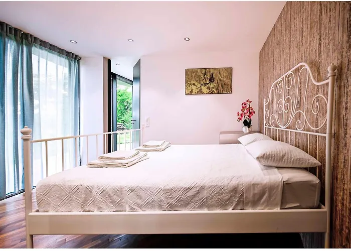 Luxury Villa close to Zürich /View/Sauna/Garden