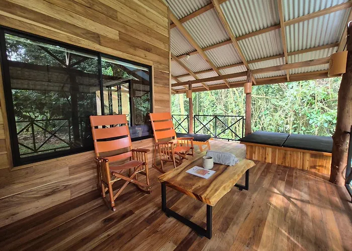 Finca Amistad Cacao Lodge