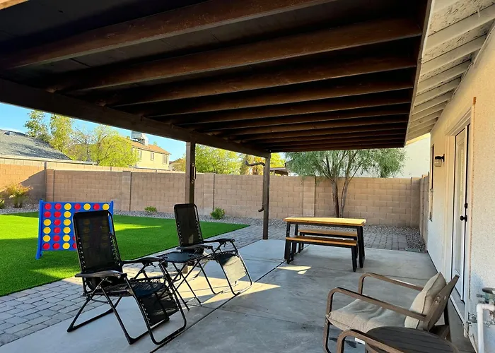Glendale Gem With Pool & Office In Prime Location