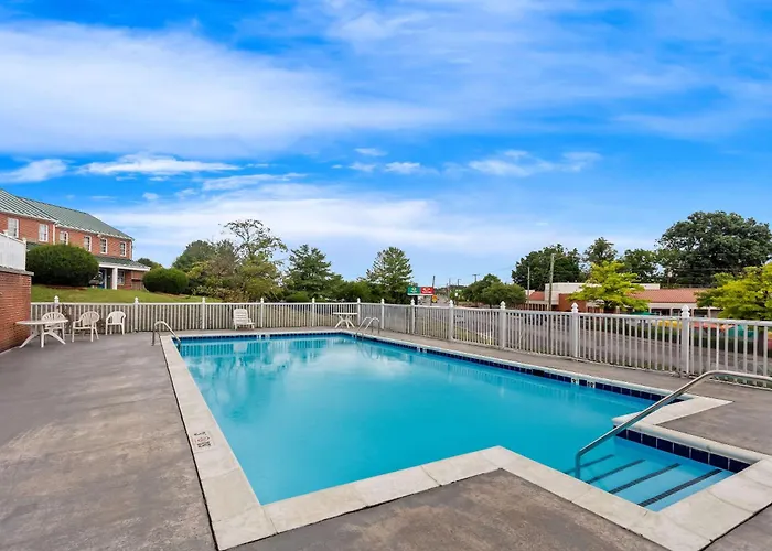 Econo Lodge Waynesboro - Skyline Drive
