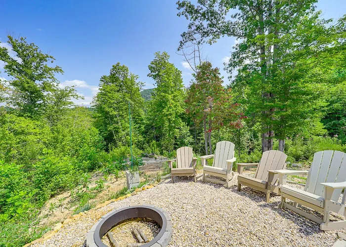 Secluded Lenoir Tiny Home W/ Private Hot Tub!