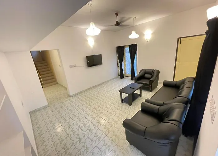 Dan The Villa - Near White Town