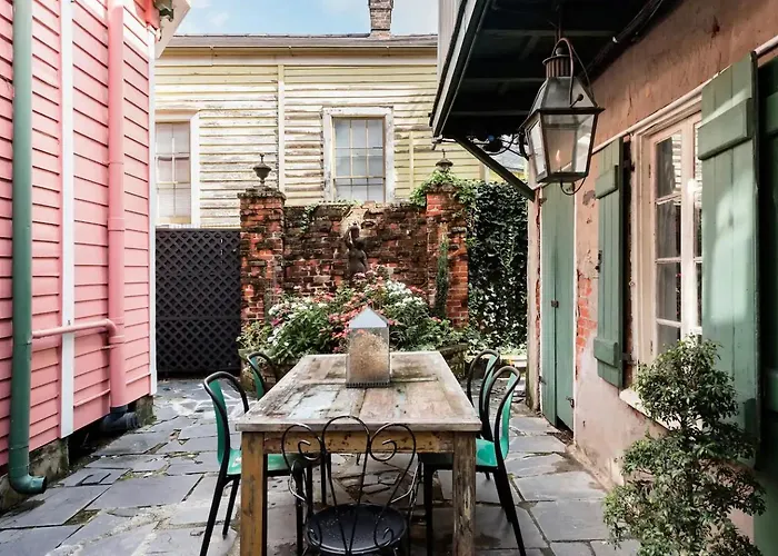 Chic Spot Near The Lower French Quarter