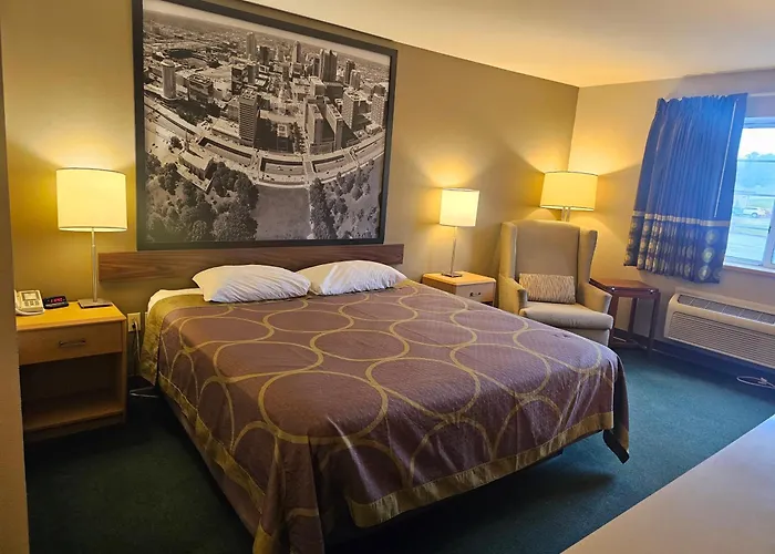 Super 8 By Wyndham Ava