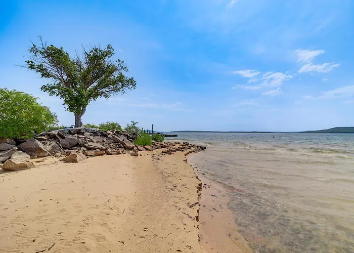 Lakefront Eufaula Escape W/ Dock + Private Beach!
