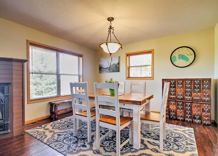 Evergreen Ranch Family Vacation Home, Sleeps 8, Private Hot Tub