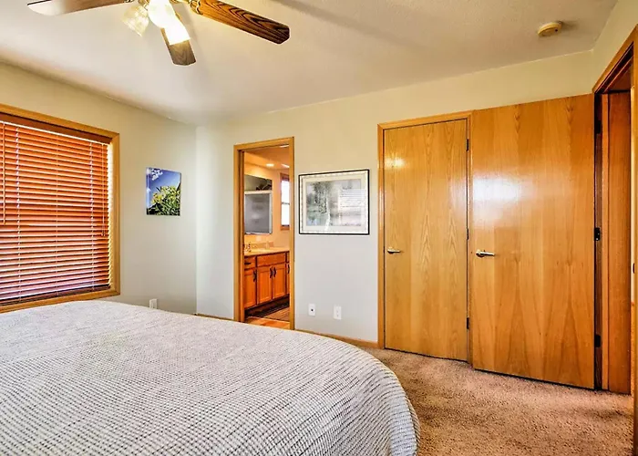 Evergreen Ranch Family Vacation Home, Sleeps 8, Private Hot Tub