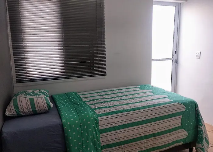 Aconchegante Microcasa Banheiro Privativo e Garagem Compartilhada