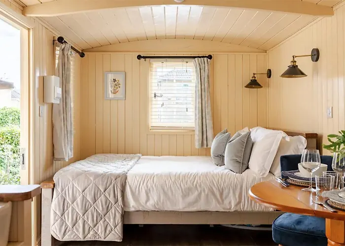 Shepherd'S Hut, Bath