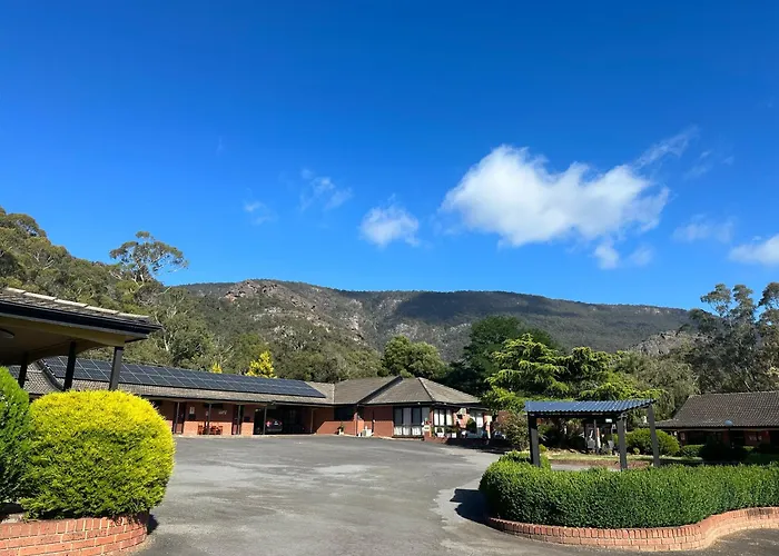 Golden Chain Country Plaza Motel Halls Gap
