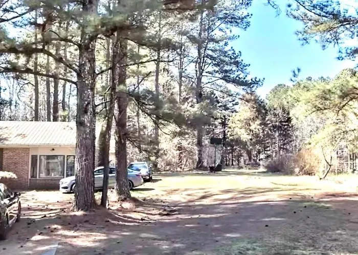 Romantic Chapel Hill Retreat For Two