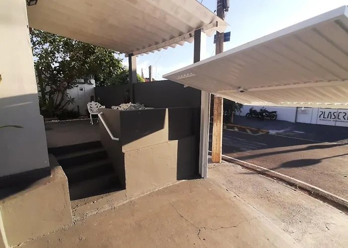 Aconchegante Microcasa Banheiro Privativo e Garagem Compartilhada